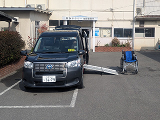 車両＋スロープ＋車いす（正面）