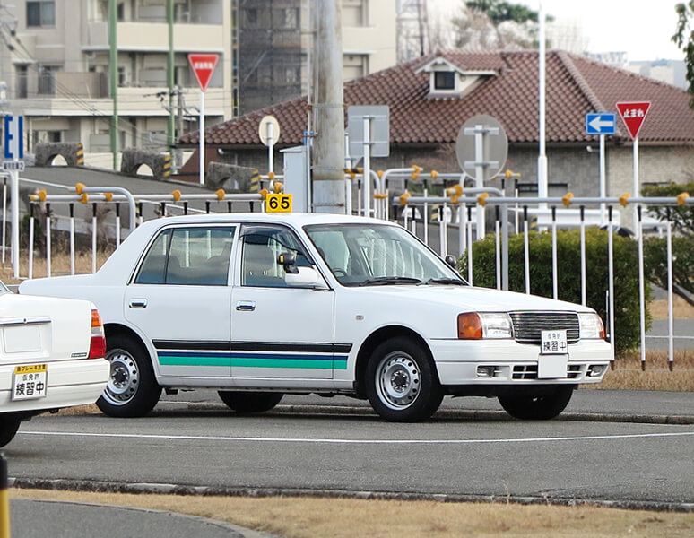 グループの自動車教習所で二種免許を取得できます！